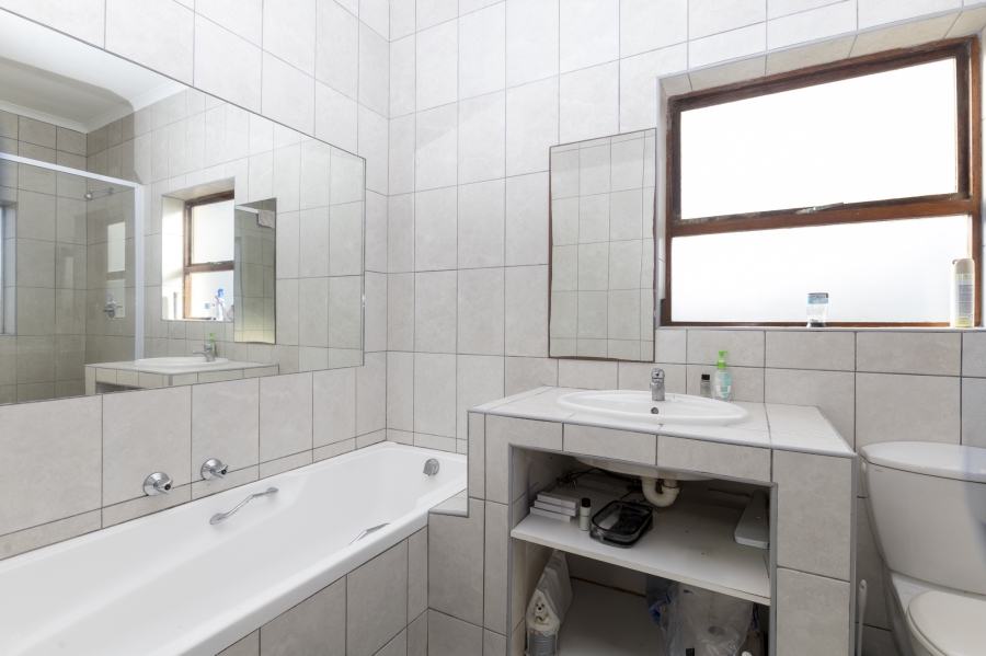 8 Bedroom Property for Sale in West Beach Eastern Cape